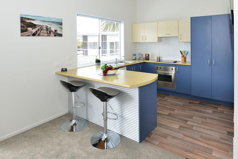 Photo of property in 3 Waiwera Place, Waiwera, Orewa, 0994