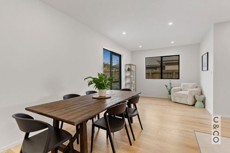 Photo of property in 12 Paihere Street, Huapai, Kumeu, 0810