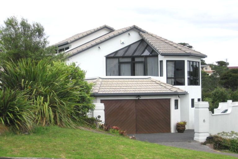 Photo of property in 6 Poaka Place, Beach Haven, Auckland, 0626