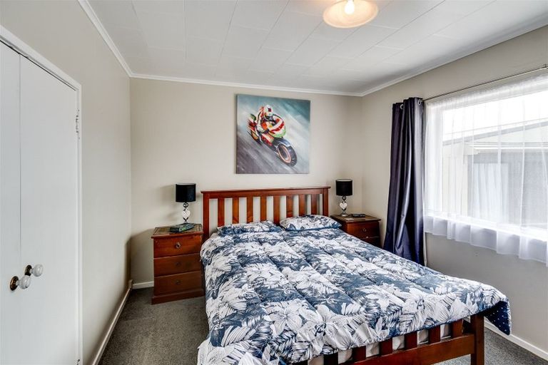 Photo of property in 86 Clarence Cox Crescent, Pirimai, Napier, 4112