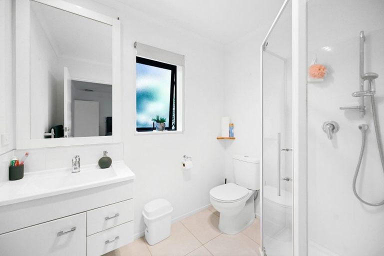 Photo of property in 56 Farnborough Drive, Grandview Heights, Hamilton, 3200