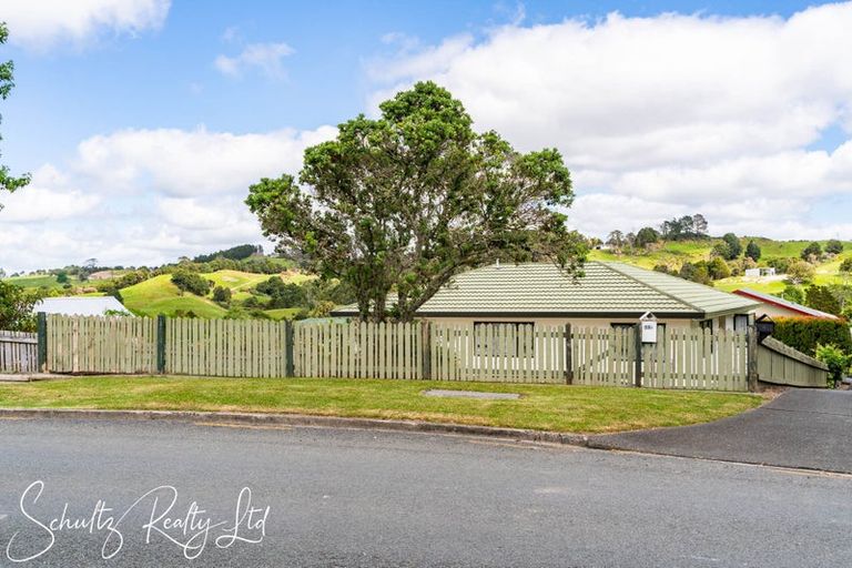 Photo of property in 13a Whaka Street, Maungaturoto, 0520