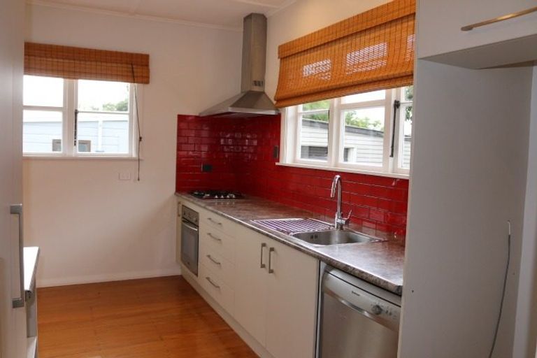 Photo of property in 15 Webb Street, Terrace End, Palmerston North, 4410