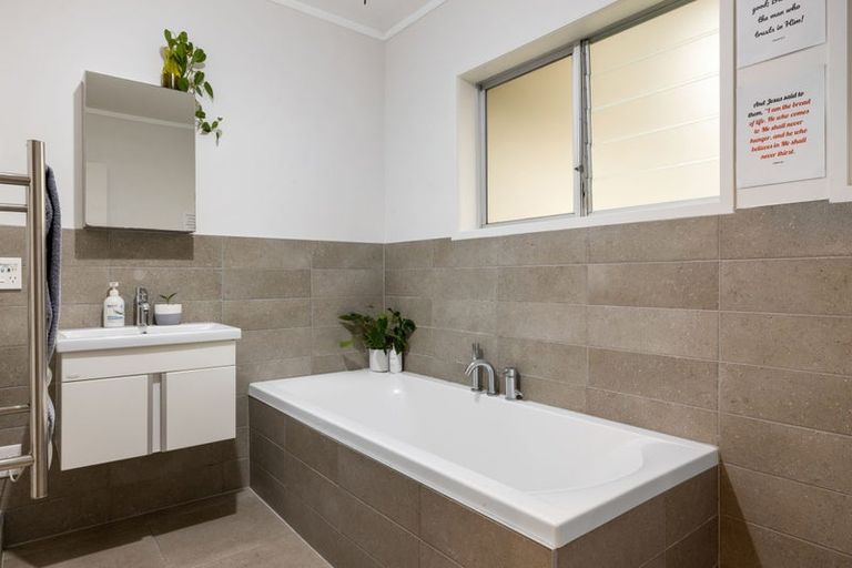 Photo of property in 8 Malcolm Street, Riverlea, Hamilton, 3216