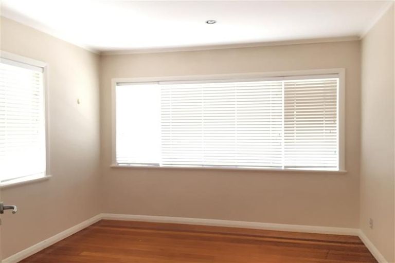 Photo of property in 241 Lake Road, Belmont, Auckland, 0622