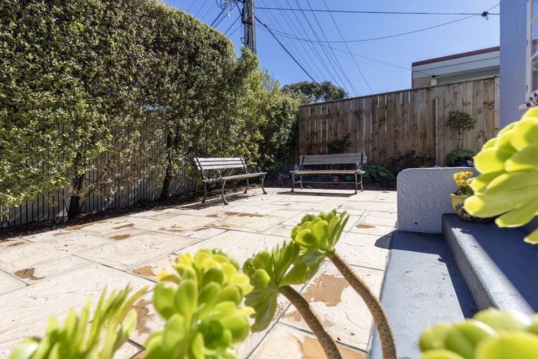Photo of property in 5 Dale Road, Raumati South, Paraparaumu, 5032