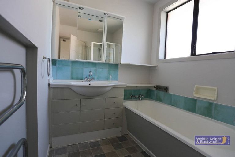 Photo of property in 4 Haynes Avenue, Upper Riccarton, Christchurch, 8041