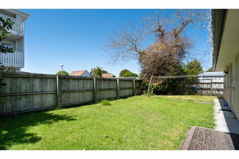 Photo of property in 27a Swanson Road, Henderson, Auckland, 0610