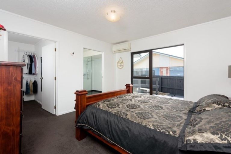 Photo of property in 35b Lyn Grove, Papamoa Beach, Papamoa, 3118