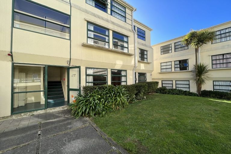 Photo of property in Te Awhina Apartments, 24/22 Sussex Street, Mount Cook, Wellington, 6021