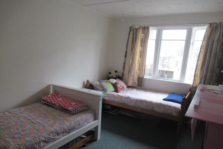 Photo of property in 42 Kenmore Street, Newlands, Wellington, 6037