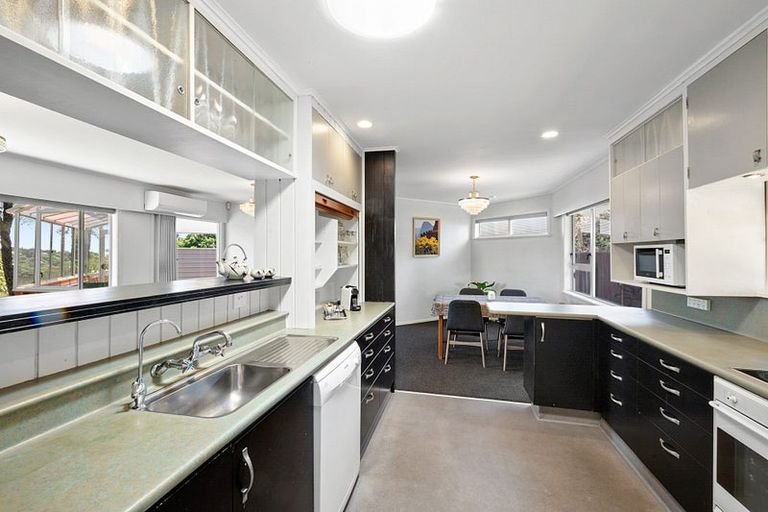 Photo of property in 16 Selwyn Street, Lower Vogeltown, New Plymouth, 4310