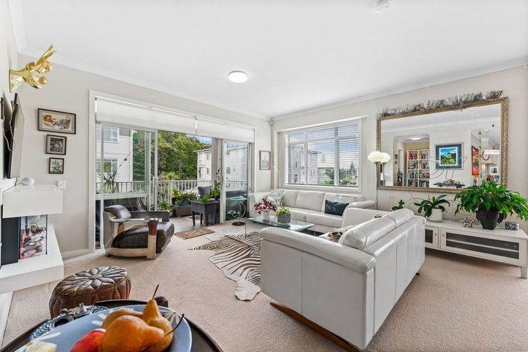 Photo of property in 73 Parkside Drive, Orewa, 0931