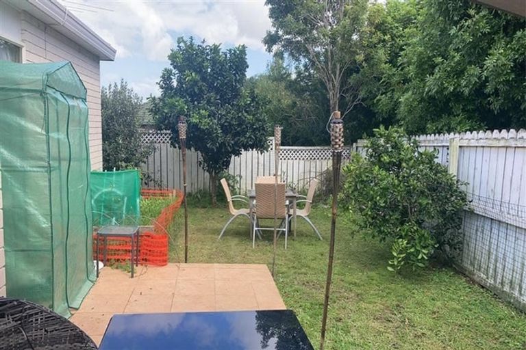 Photo of property in 1/171 Botany Road, Botany Downs, Auckland, 2010