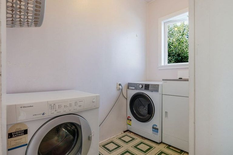 Photo of property in 43 Birmingham Street, Takaro, Palmerston North, 4412