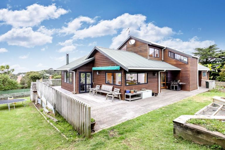 Photo of property in 2 Laingfield Terrace, Laingholm, Auckland, 0604