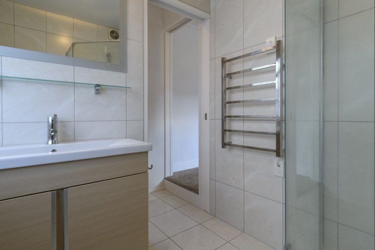 Photo of property in 69 Omokoroa Road, Omokoroa, 3114