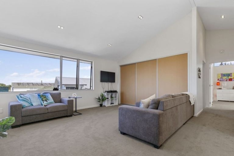 Photo of property in 4 Rock Isle Road, Torbay, Auckland, 0630
