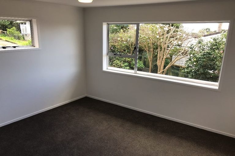 Photo of property in 2/252 Onewa Road, Birkenhead, Auckland, 0626