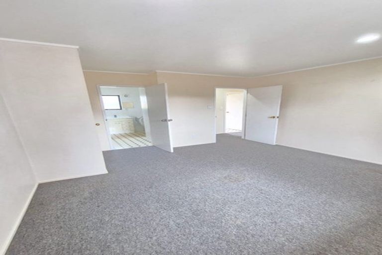 Photo of property in 6a Blacklock Avenue, Henderson, Auckland, 0612