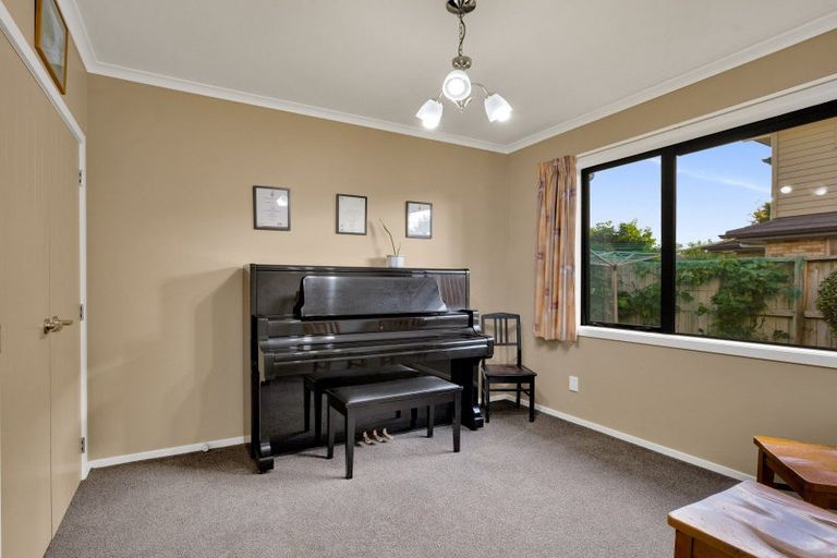 Photo of property in 2 Cranmer Close, Rototuna North, Hamilton, 3210