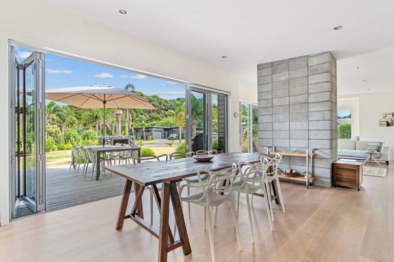 Photo of property in 4 Coral Place, Matapouri, Whangarei, 0173