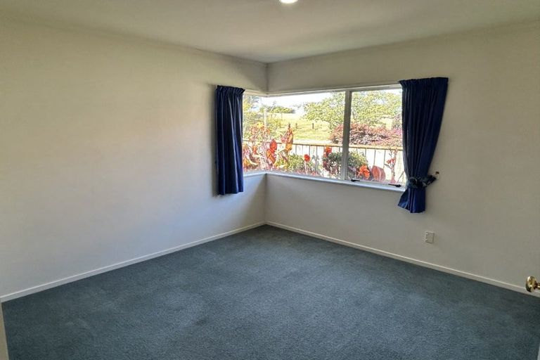 Photo of property in 22 Kowhai Grove, Raumati Beach, Paraparaumu, 5032