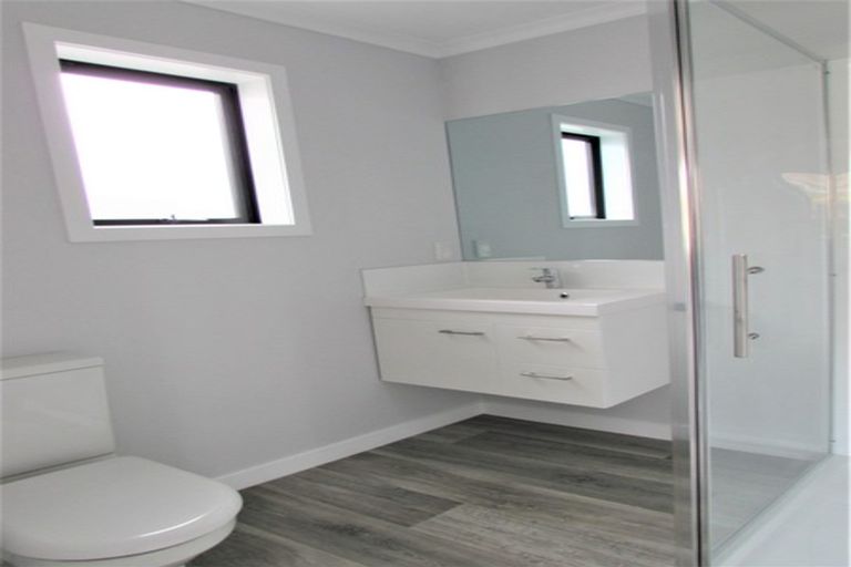 Photo of property in 26 Karearea Avenue, Kenepuru, Porirua, 5022