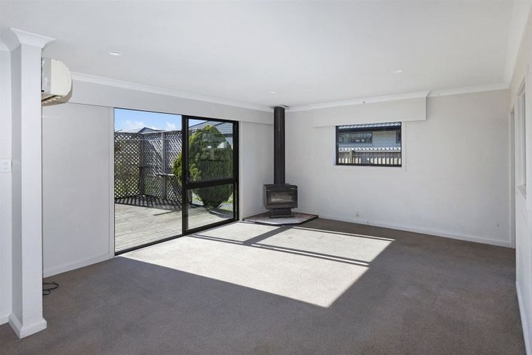 Photo of property in 52 Sawyers Arms Road, Northcote, Christchurch, 8052