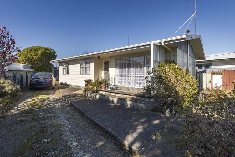 Photo of property in 33 Tararua Terrace, Cloverlea, Palmerston North, 4412