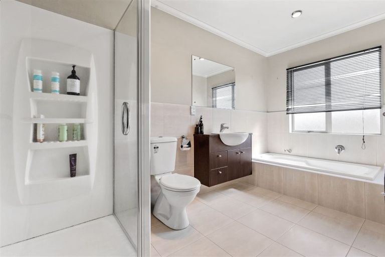 Photo of property in 119 Baverstock Road, Flat Bush, Auckland, 2016