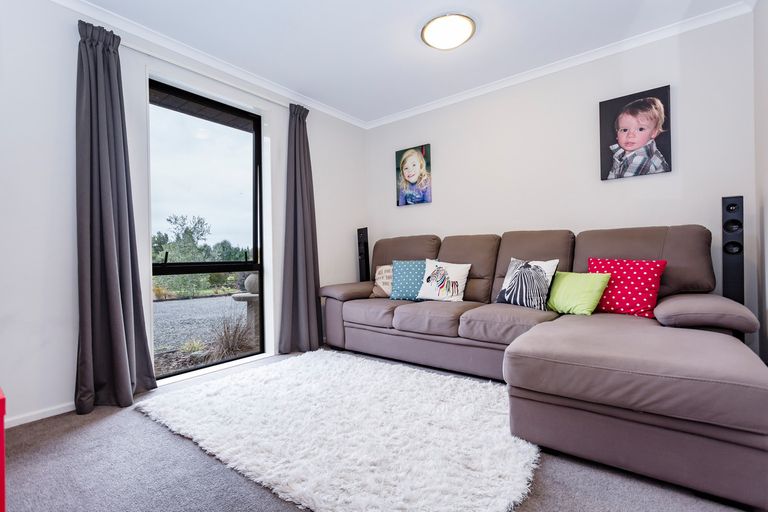 Photo of property in 38 Tara Hills Drive, North Taieri, Mosgiel, 9092