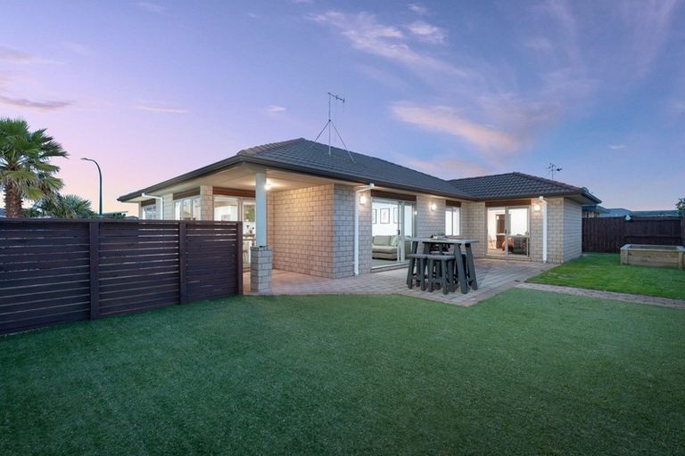 Photo of property in 2 Nicole Place, Papamoa Beach, Papamoa, 3118