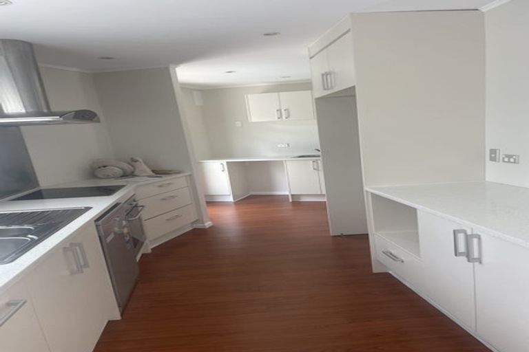 Photo of property in 29 Becroft Drive, Forrest Hill, Auckland, 0620