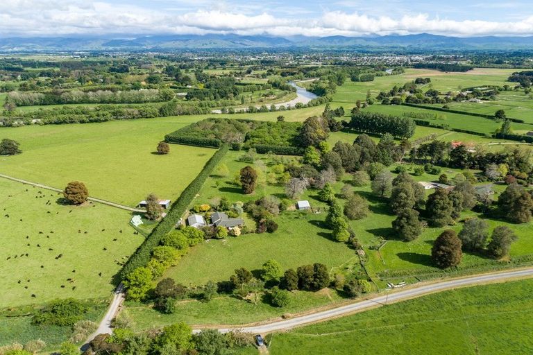 Photo of property in 94 Kahikatea Road, Te Ore Ore, Masterton, 5886