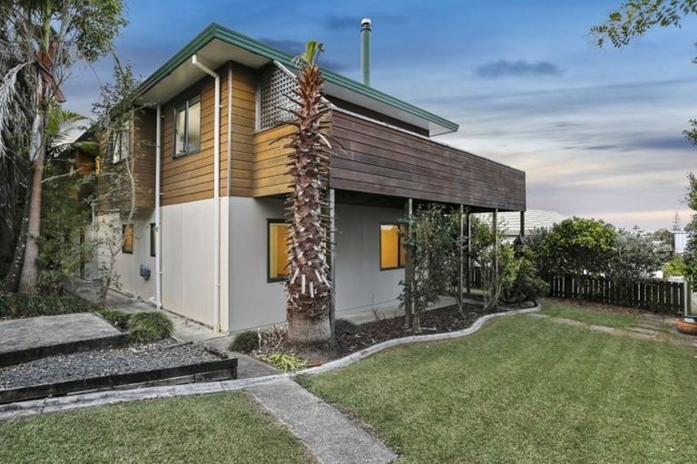 Photo of property in 6 Charlotte Street, Stanmore Bay, Whangaparaoa, 0932