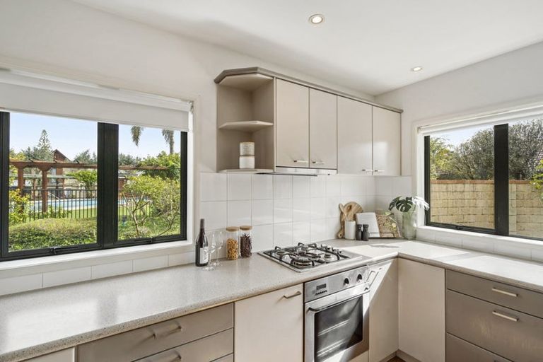 Photo of property in 4/52 Taharoto Road, Takapuna, Auckland, 0622