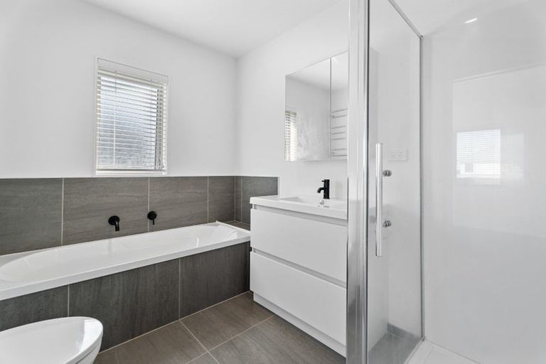 Photo of property in 31 Aviation Street, Takanini, 2112