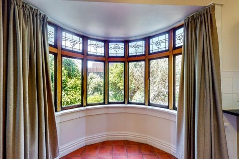 Photo of property in 56 Kelburn Parade, Kelburn, Wellington, 6012