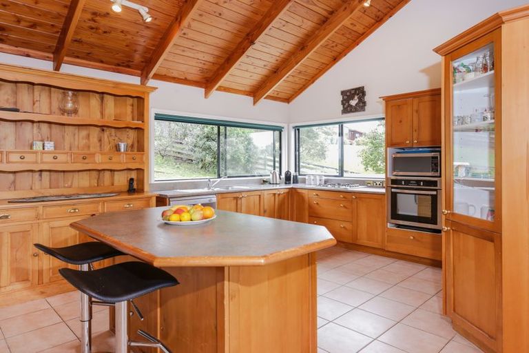 Photo of property in 2 Laingfield Terrace, Laingholm, Auckland, 0604