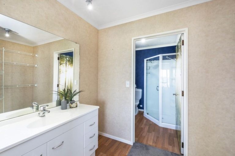 Photo of property in 17 Dorchester Place, Nawton, Hamilton, 3200