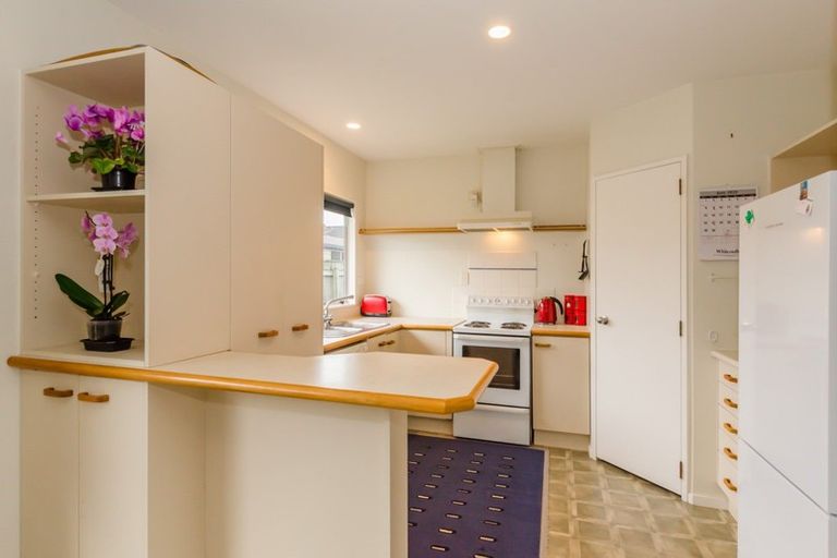Photo of property in 130 Field Way, Waikanae Beach, Waikanae, 5036