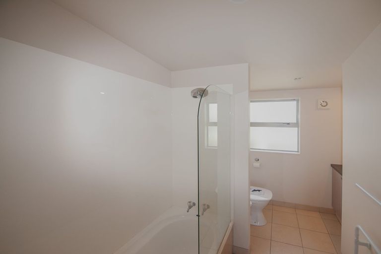 Photo of property in 44 Erlestoke Crescent, Churton Park, Wellington, 6037