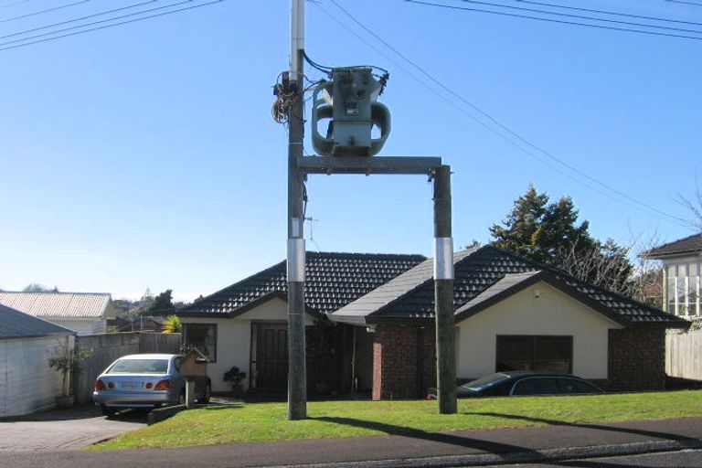 Photo of property in 2 Holden Avenue, Forest Lake, Hamilton, 3200