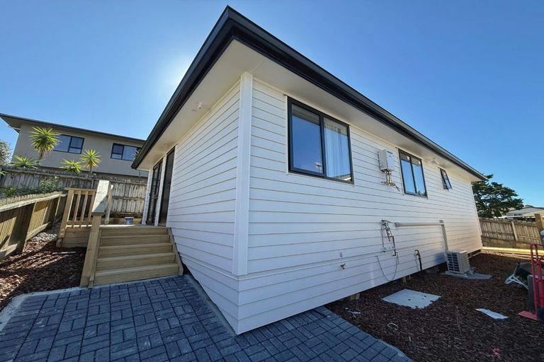 Photo of property in 94 West Harbour Drive, West Harbour, Auckland, 0618