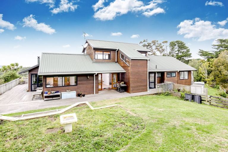 Photo of property in 2 Laingfield Terrace, Laingholm, Auckland, 0604