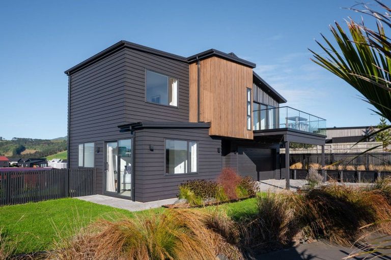 Photo of property in 52 Rangitahi Road, Raglan, 3225