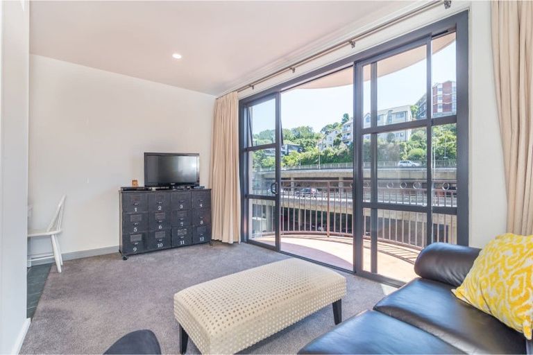 Photo of property in Atrium Apartments, 2o/154 The Terrace, Wellington Central, Wellington, 6011