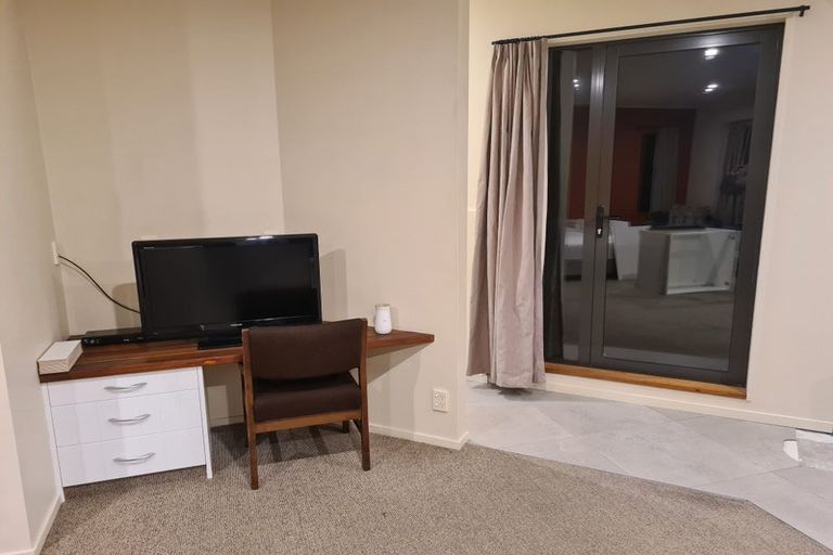 Photo of property in 7 Lochy Road, Fernhill, Queenstown, 9300