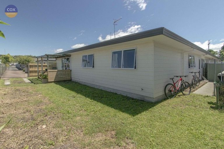 Photo of property in 3/4a Lee Road, Taradale, Napier, 4112